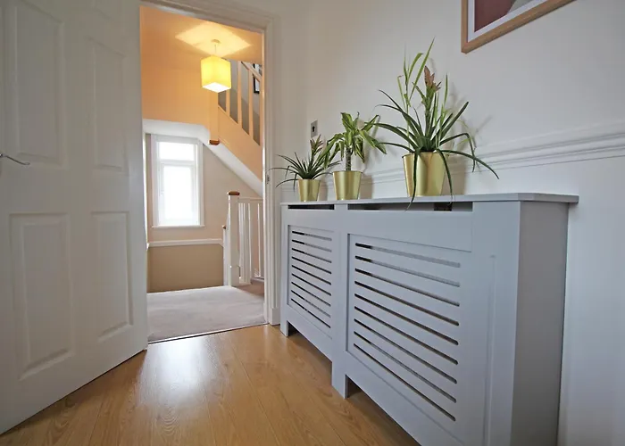 Queens Road - Luxury Spacious Home In Chester