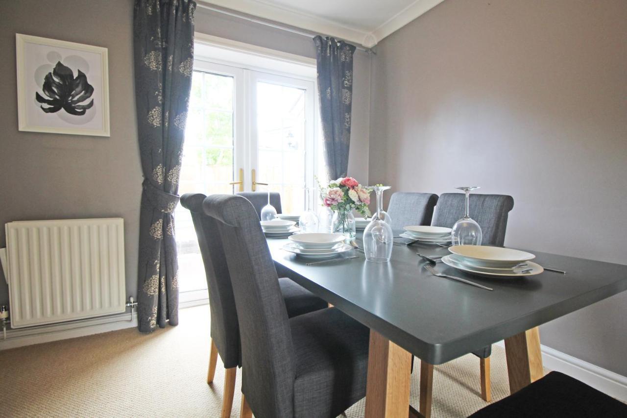 Queens Road - Luxury Spacious In Chester Ferienhaus