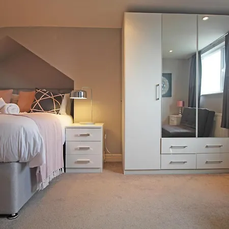 Queens Road - Luxury Spacious Home In Chester Christleton Exterior foto