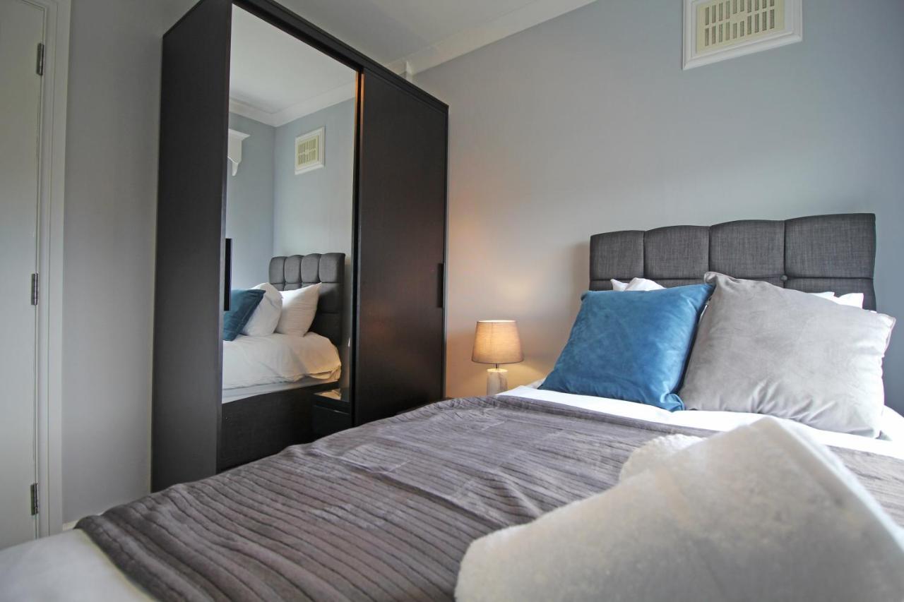 Queens Road - Luxury Spacious In Chester Holiday home Christleton